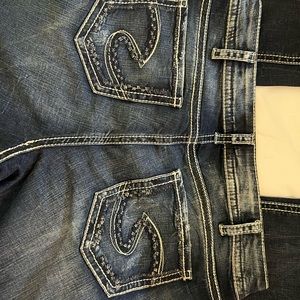 Like New Womens Silver Jeans